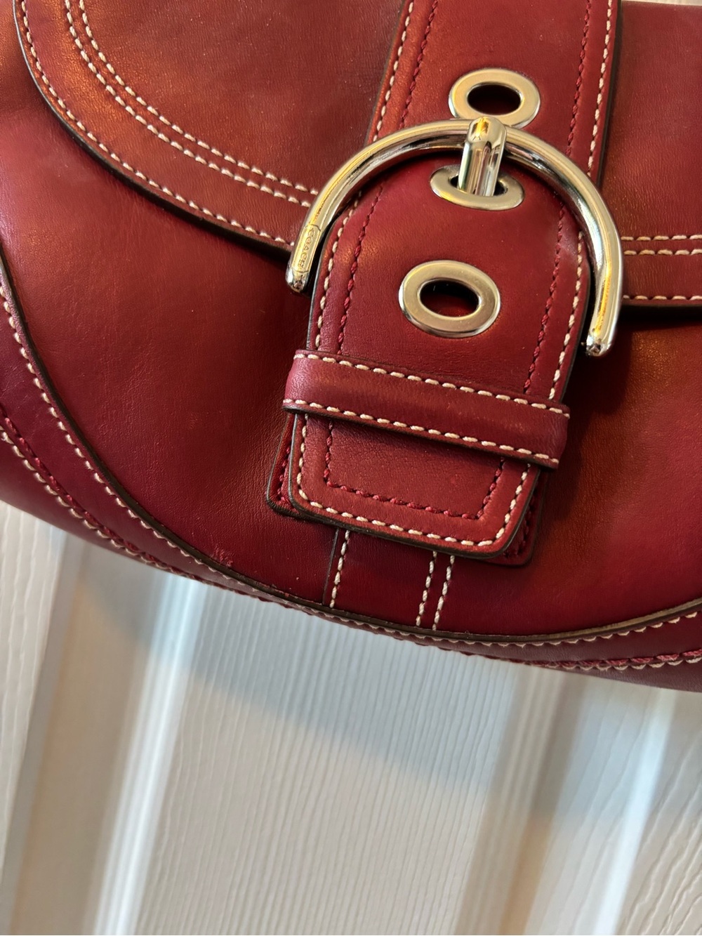 Coach Soho Signature Buckle Flap Shoulder Bag Purse Red Leather Y2K F10909 - Picture 3 of 14